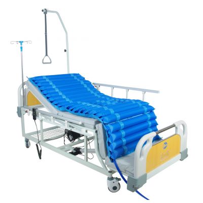 Медицинская кровать с электроприводом MM-55 (4 функции), с туалетным устройством